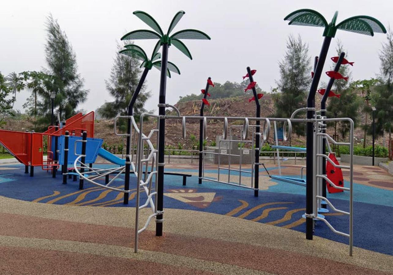 Mutiara Melaka Beach Resort - Islamic Compliance Only Tangga Batu Esterno foto